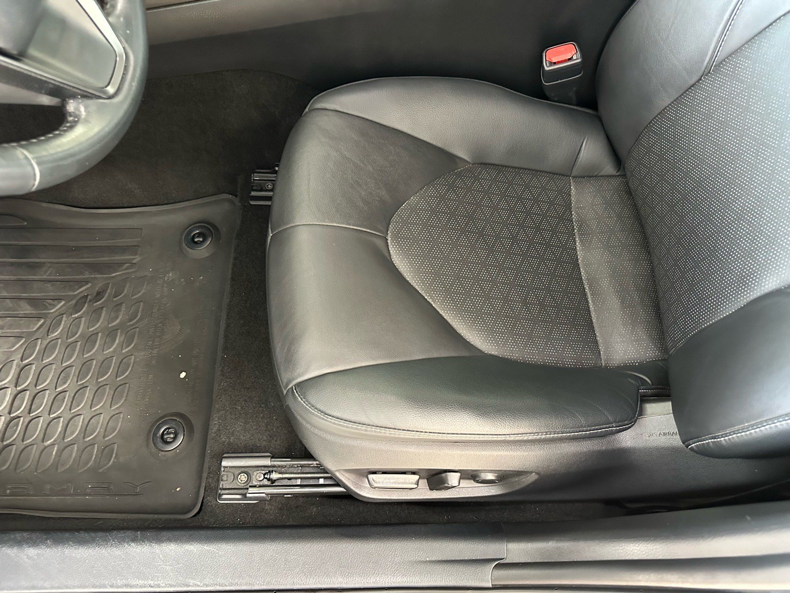 Used 2021 Toyota Camry XSE FWD image 21