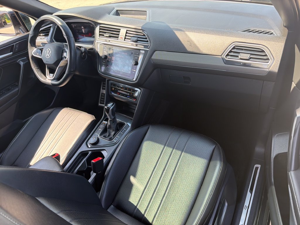 Certified 2023 Volkswagen Tiguan SE R-Line AWD/4WD image 27