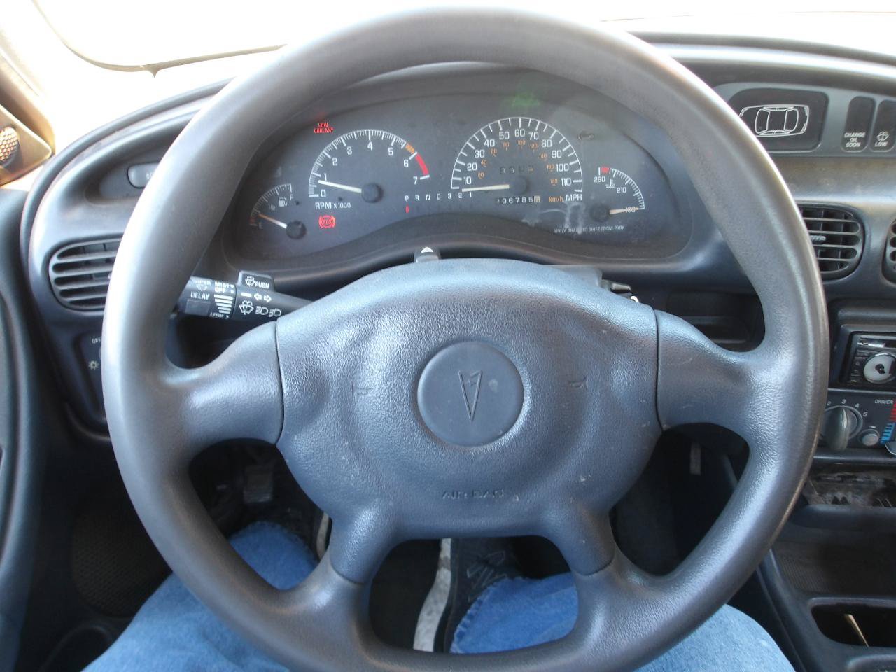 Used 2002 Pontiac Grand Prix SE w/ Widetrack Smart Pkg FWD image 14