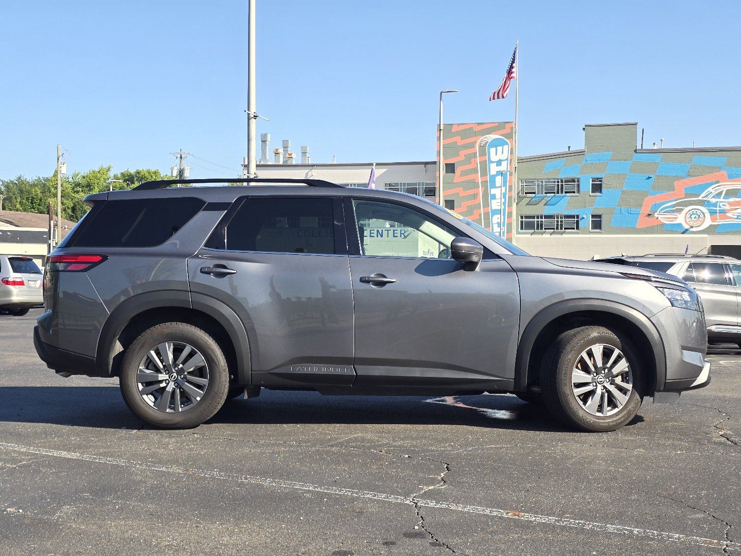 Used 2025 Nissan Pathfinder SV FWD image 26