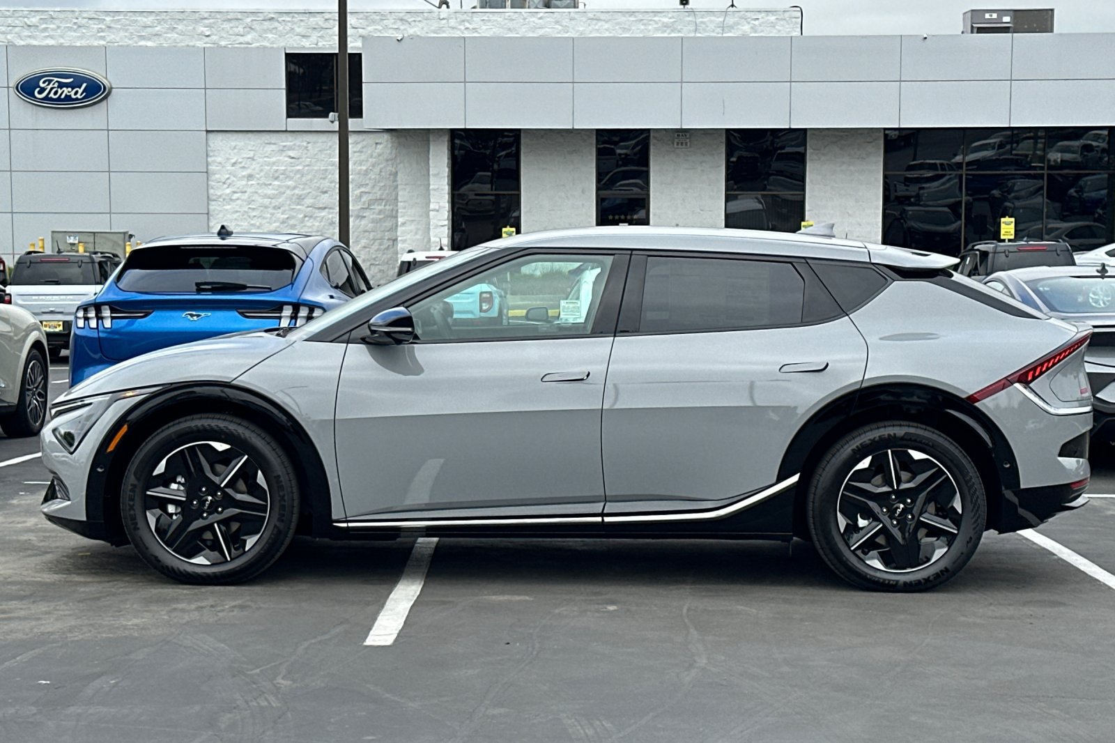New 2026 Kia EV6 Wind AWD/4WD image 7