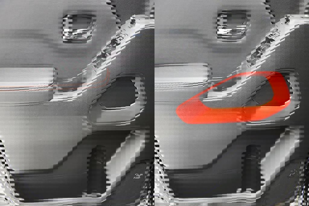 Used 2023 Nissan Frontier PRO-4X w/ Pro-4X Premium Package image 18