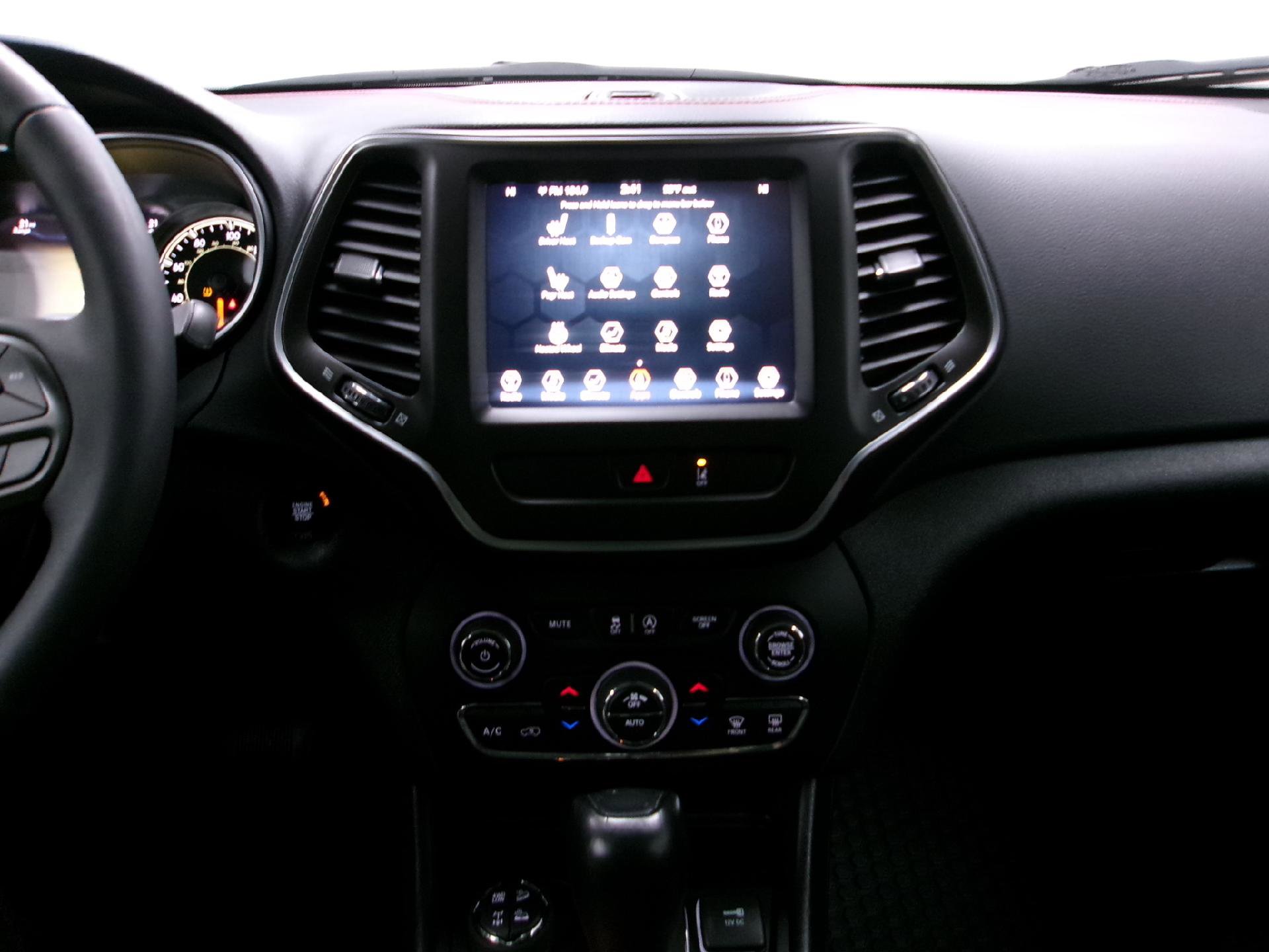 Used 2022 Jeep Cherokee Trailhawk w/ Trailer Tow Group image 10