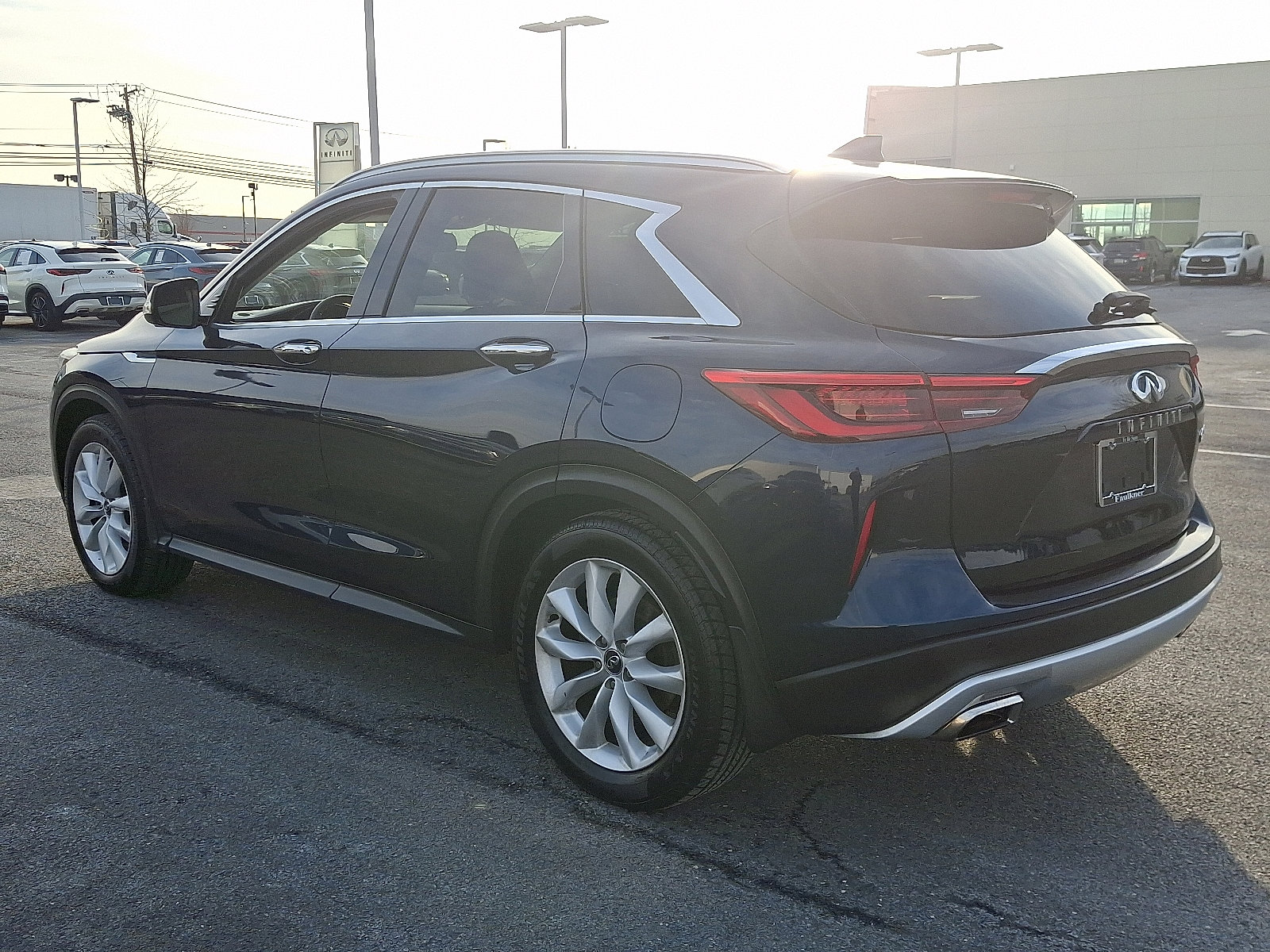 Used 2019 INFINITI QX50 Essential w/ Premium Heat Package image 4