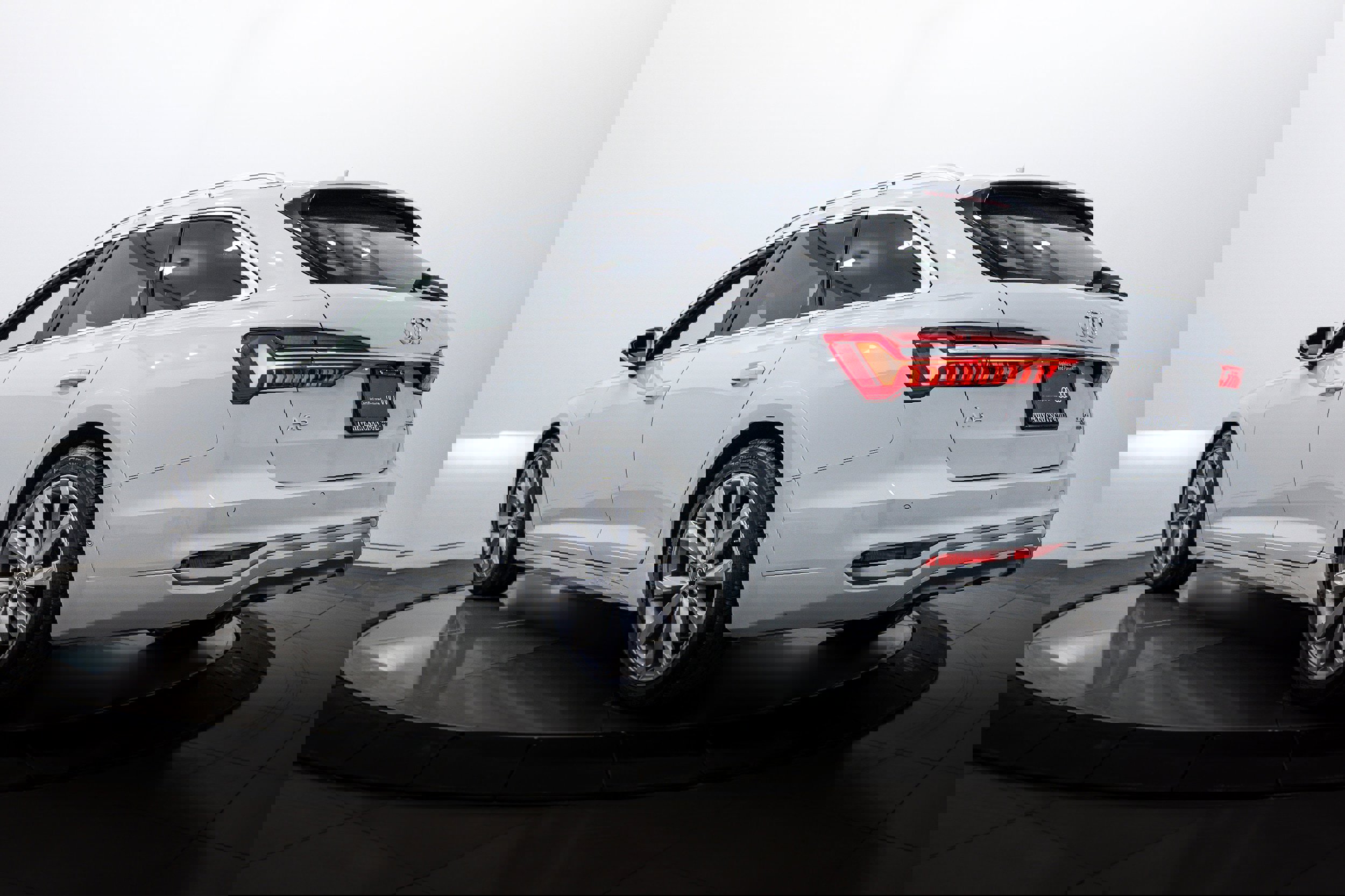 Certified 2025 Audi A6 Premium Plus w/ Driver Assistance Package image 5