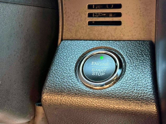 Used 2018 Ford Expedition Limited AWD/4WD image 28