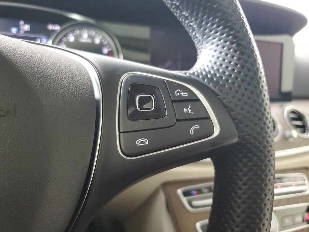 Used 2018 Mercedes-Benz E 400 4MATIC Wagon image 26