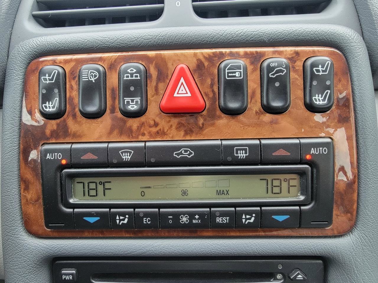 Used 2003 Mercedes-Benz CLK 320 Cabriolet image 27