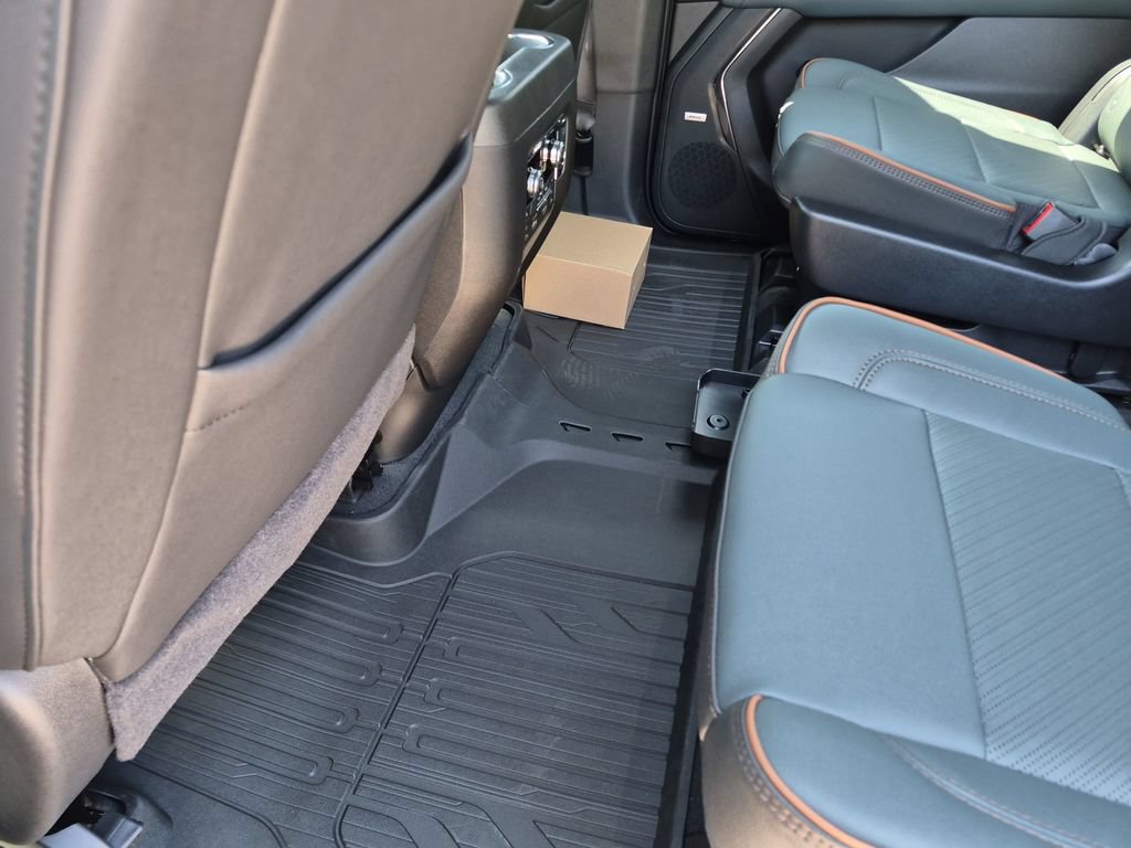 New 2026 GMC Yukon XL AT4 w/ AT4 Premium Plus Package AWD/4WD image 41