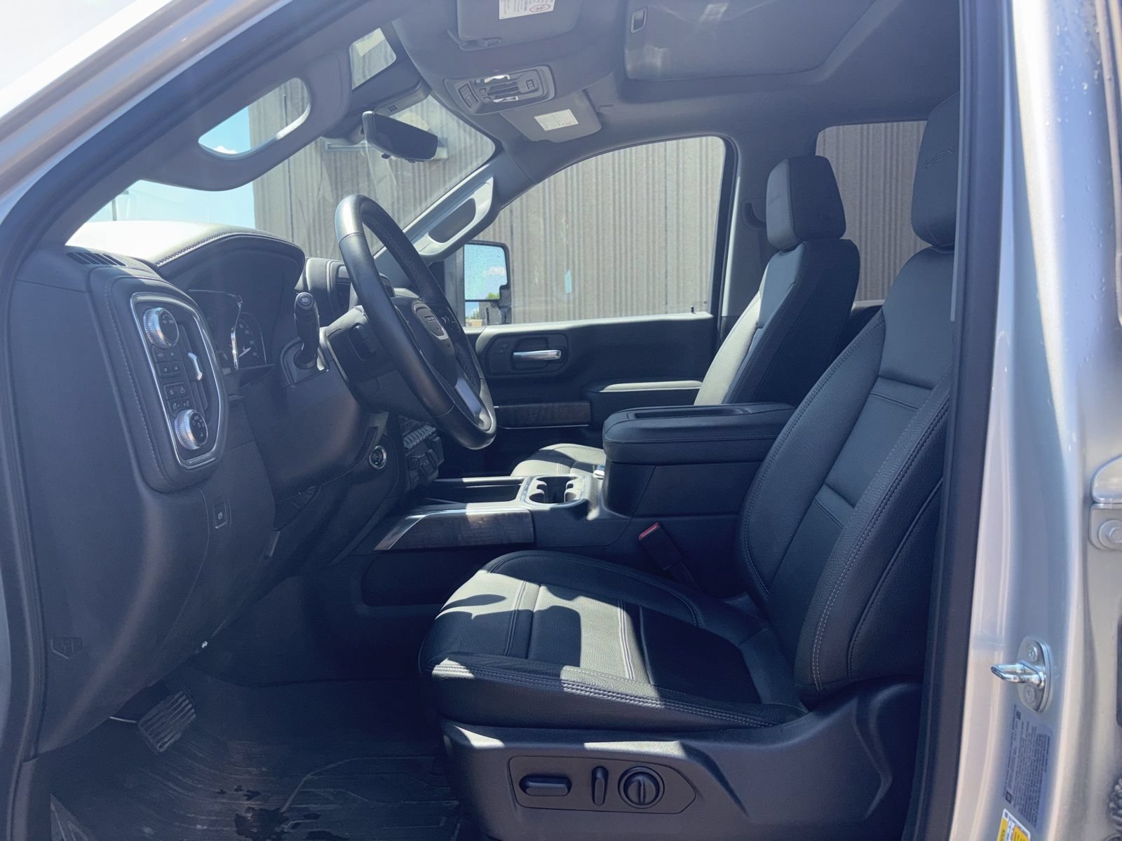 Used 2021 GMC Sierra 2500 Denali w/ Denali Ultimate Package AWD/4WD image 11