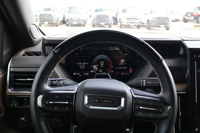 Used 2025 GMC Yukon XL Denali Ultimate AWD/4WD image 16