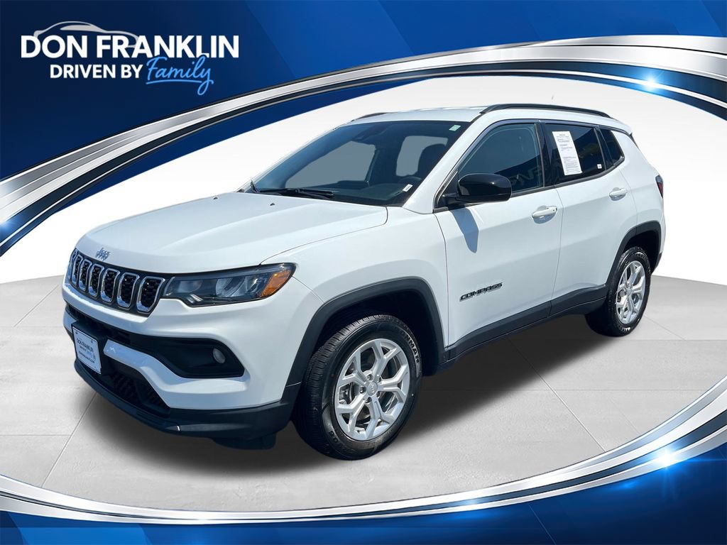 Used 2024 Jeep Compass Latitude AWD/4WD image 1