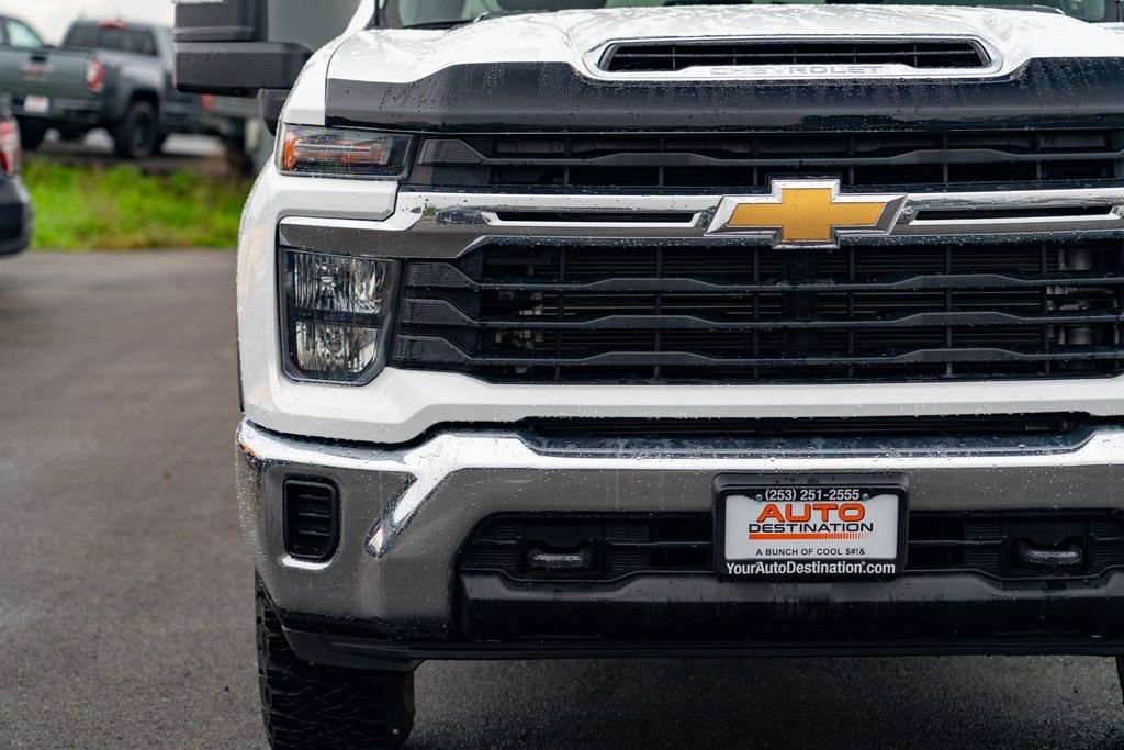 Used 2024 Chevrolet Silverado 3500 LT image 5