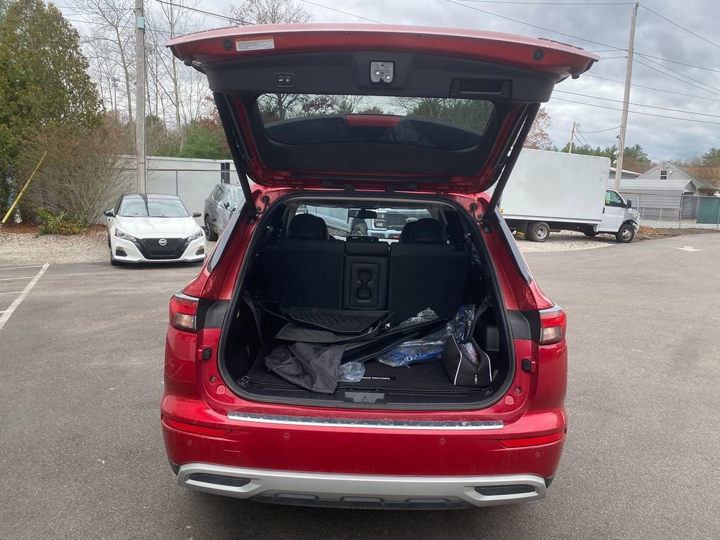 Used 2023 Mitsubishi Outlander SE image 24