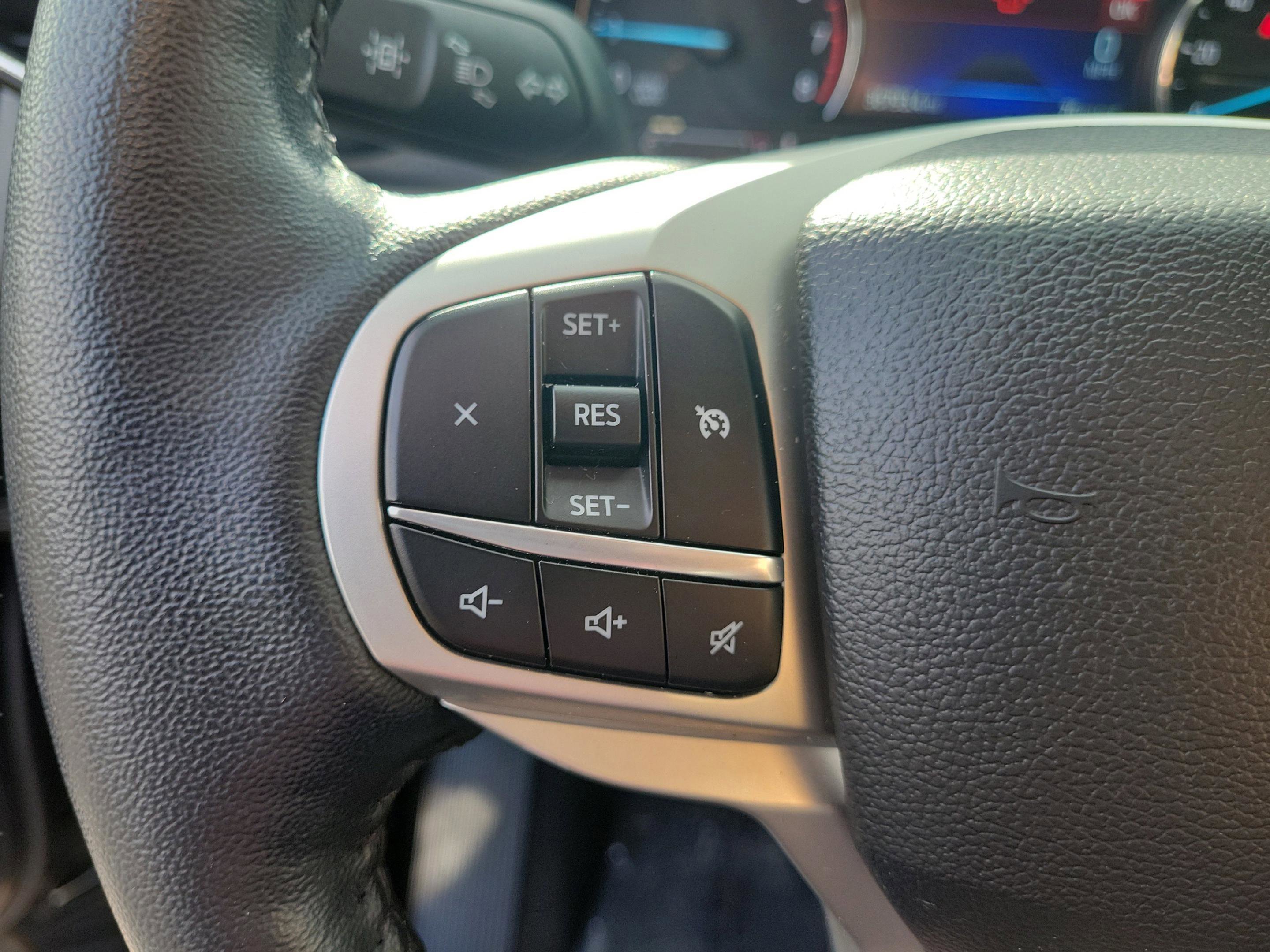 Used 2023 Ford Explorer XLT w/ Equipment Group 202A AWD/4WD image 25