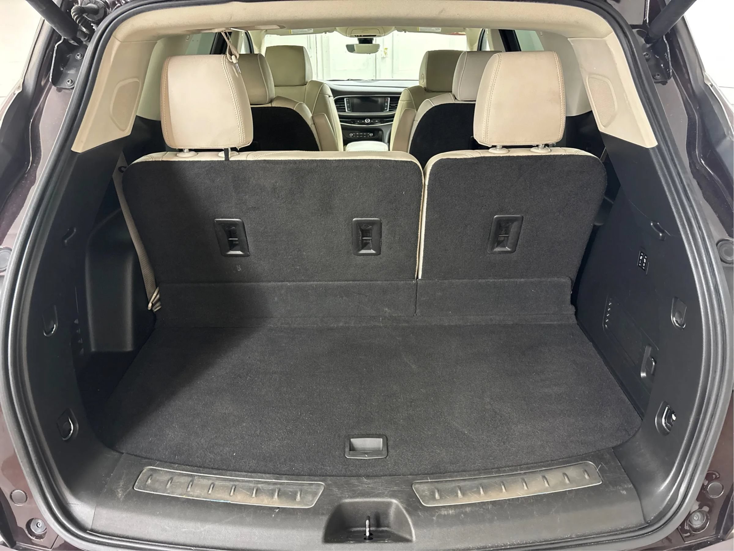 Used 2022 Buick Enclave Avenir w/ Avenir Technology Package AWD/4WD image 16