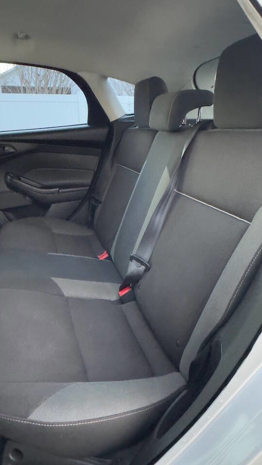 Used 2012 Ford Focus SE image 9