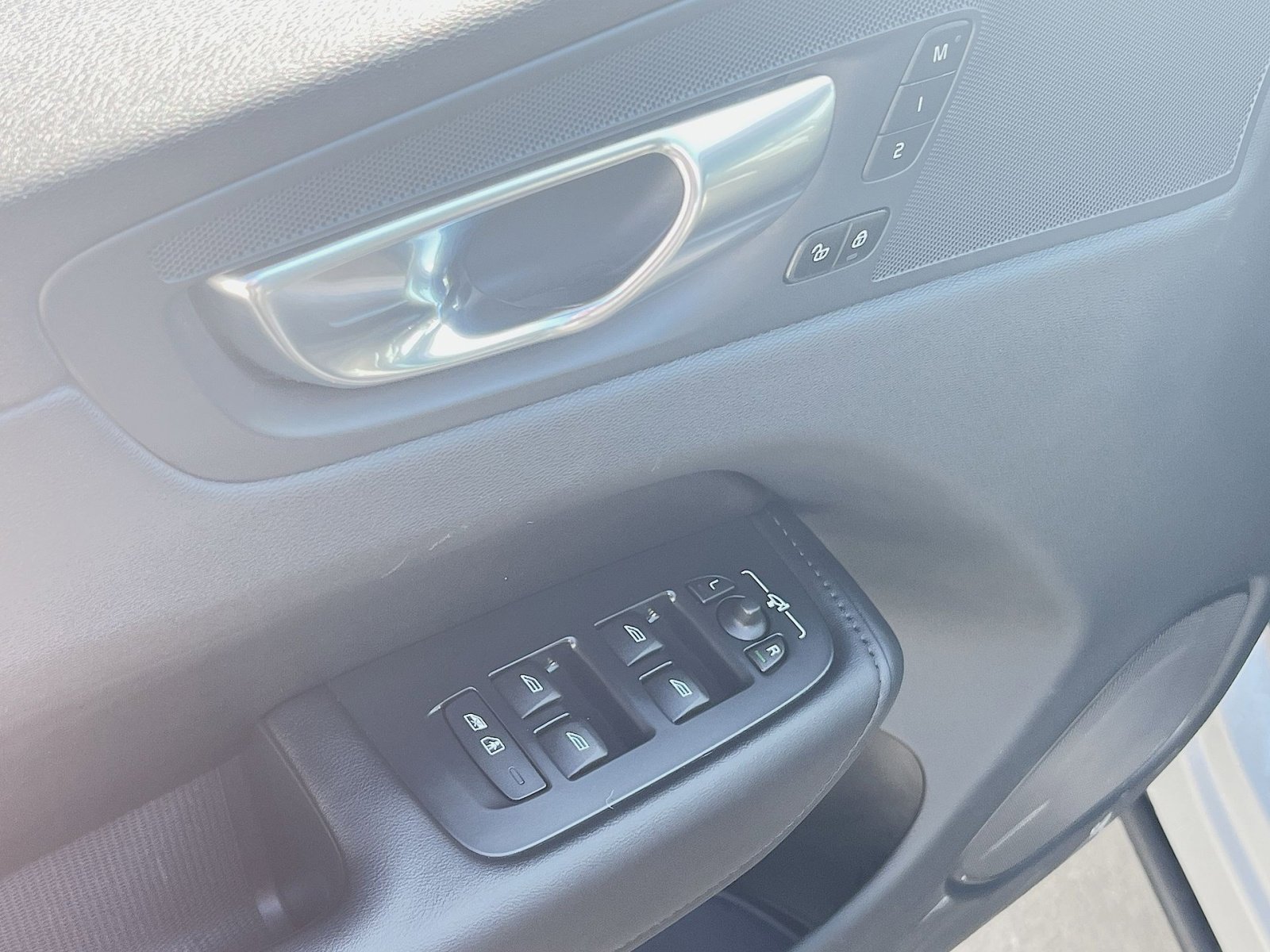 Certified 2023 Volvo XC60 B5 Plus w/ Climate Package image 15