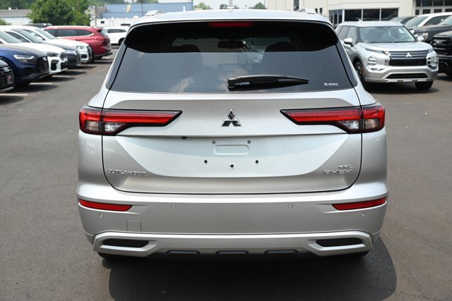 New 2023 Mitsubishi Outlander SEL image 6