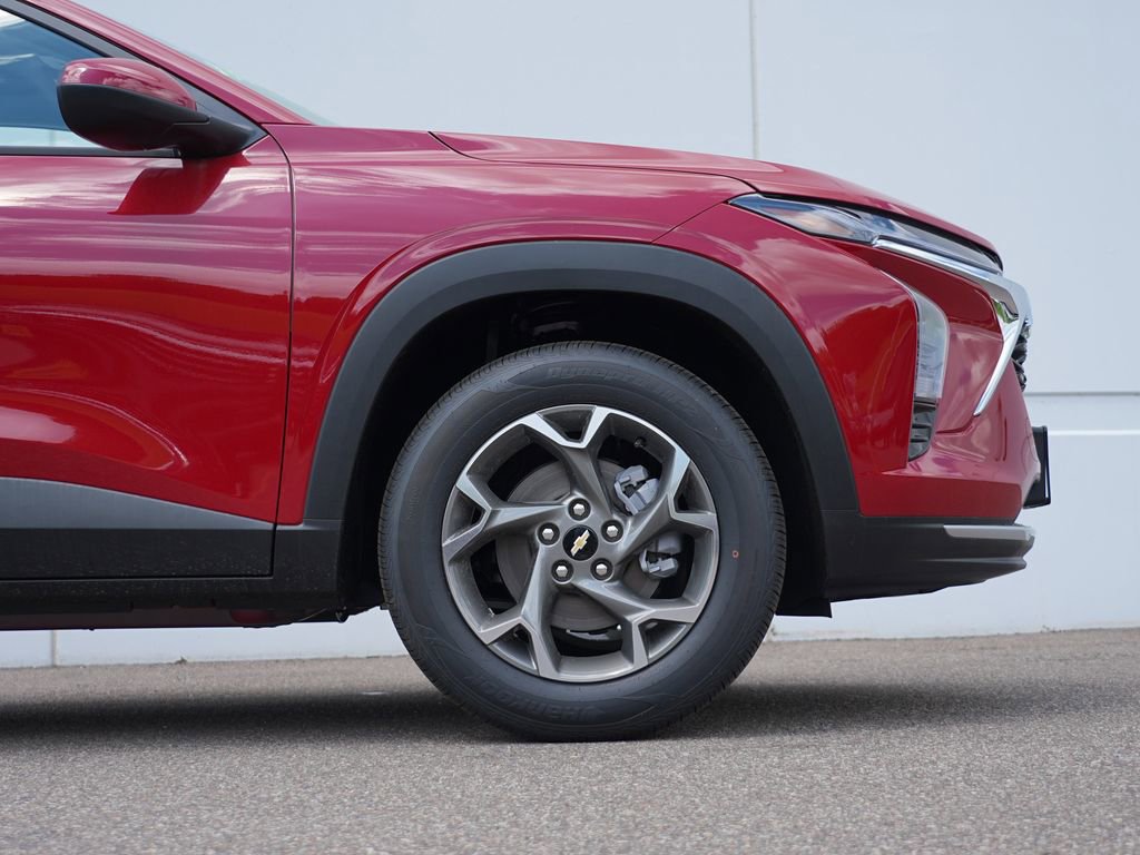 New 2026 Chevrolet Trax LT w/ Driver Confidence Package FWD image 32