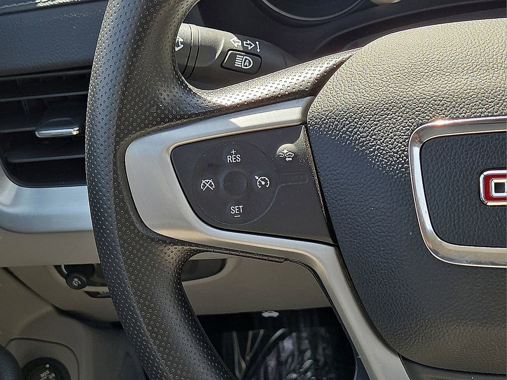 Used 2024 GMC Terrain SLE w/ Driver Convenience Package image 19