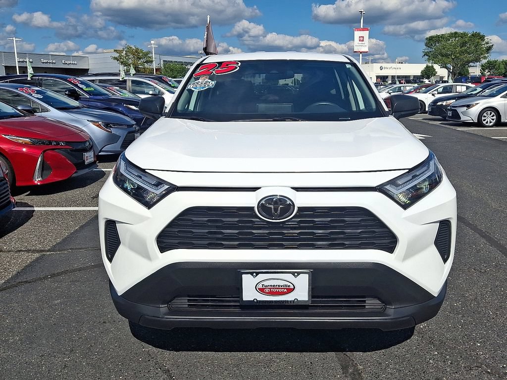 Used 2025 Toyota RAV4 LE AWD/4WD image 2