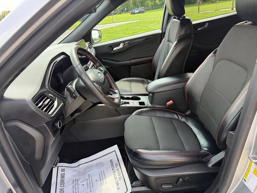 Certified 2023 Ford Escape ST-Line w/ Tech Pack #1 AWD/4WD image 21