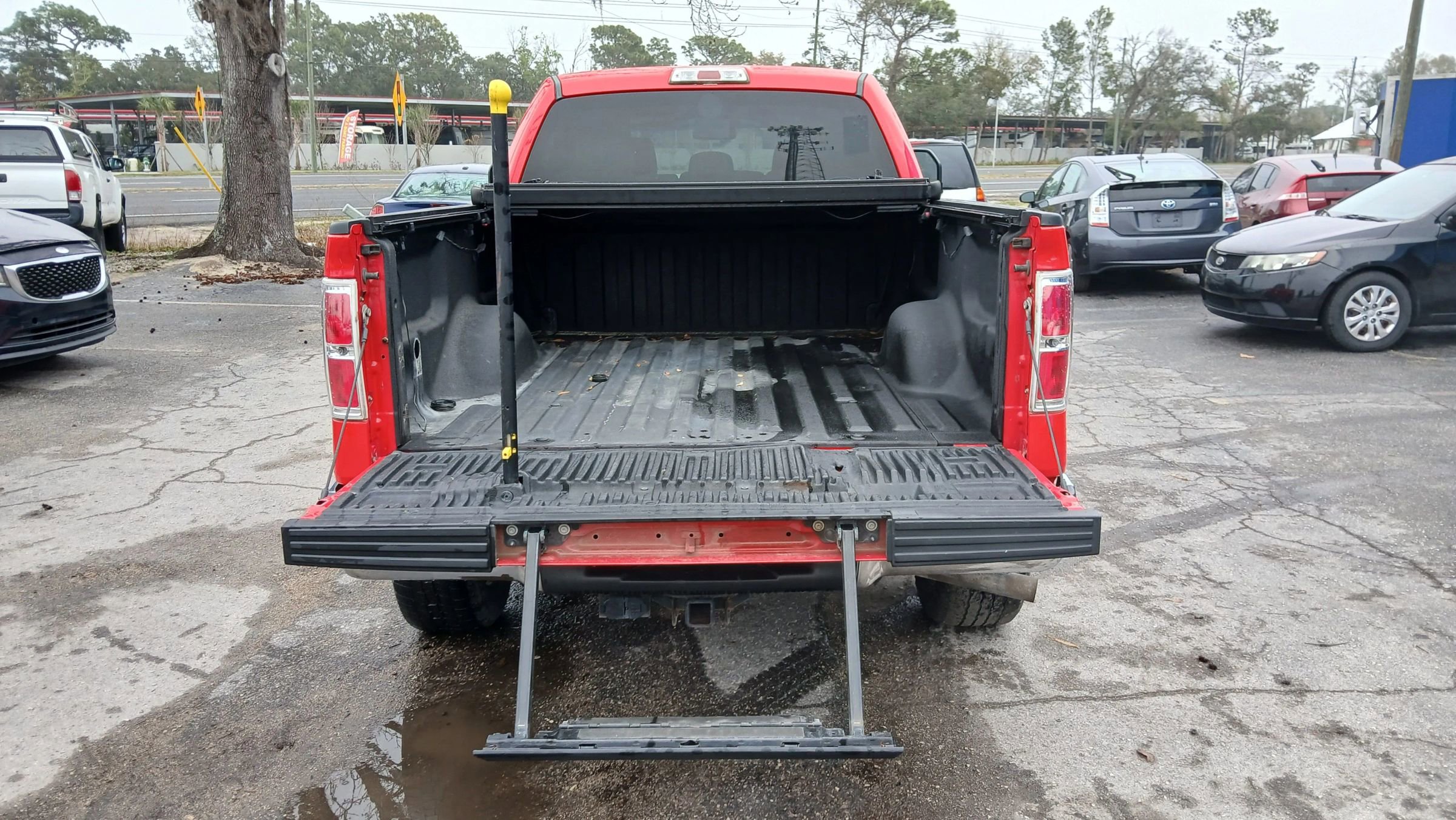 Used 2013 Ford F150 XLT w/ XTR Pkg image 11