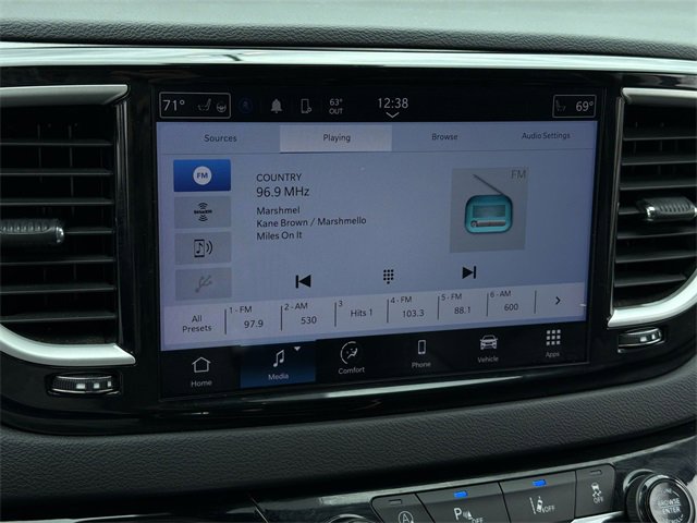 Used 2024 Chrysler Pacifica Touring-L image 25