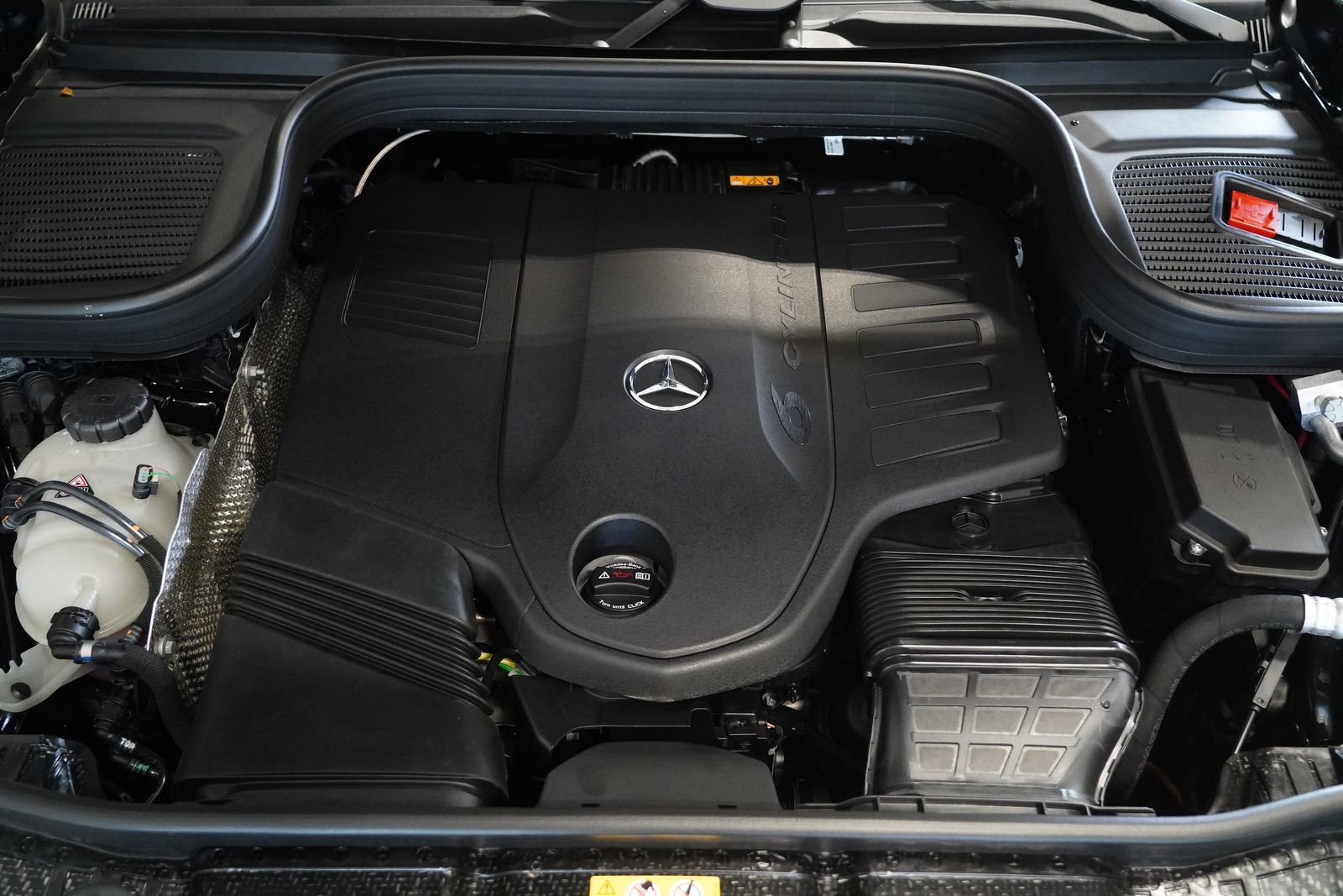 New 2026 Mercedes-Benz GLS 450 4MATIC image 33