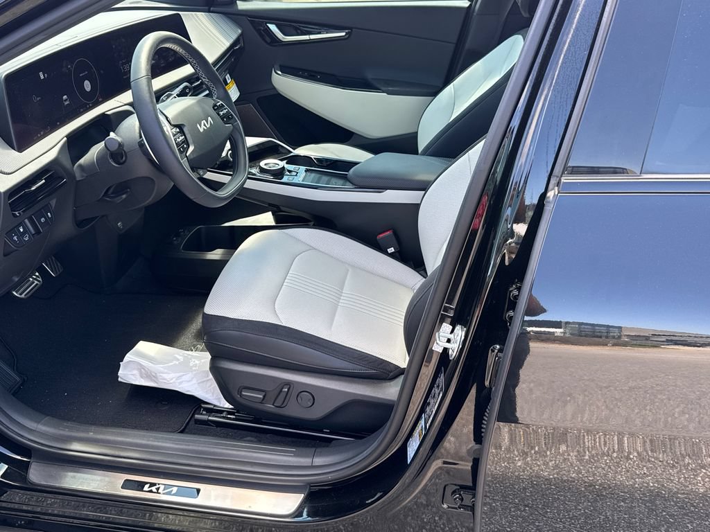 New 2024 Kia EV6 GT-Line w/ GT-Line White Seat Package AWD/4WD image 9