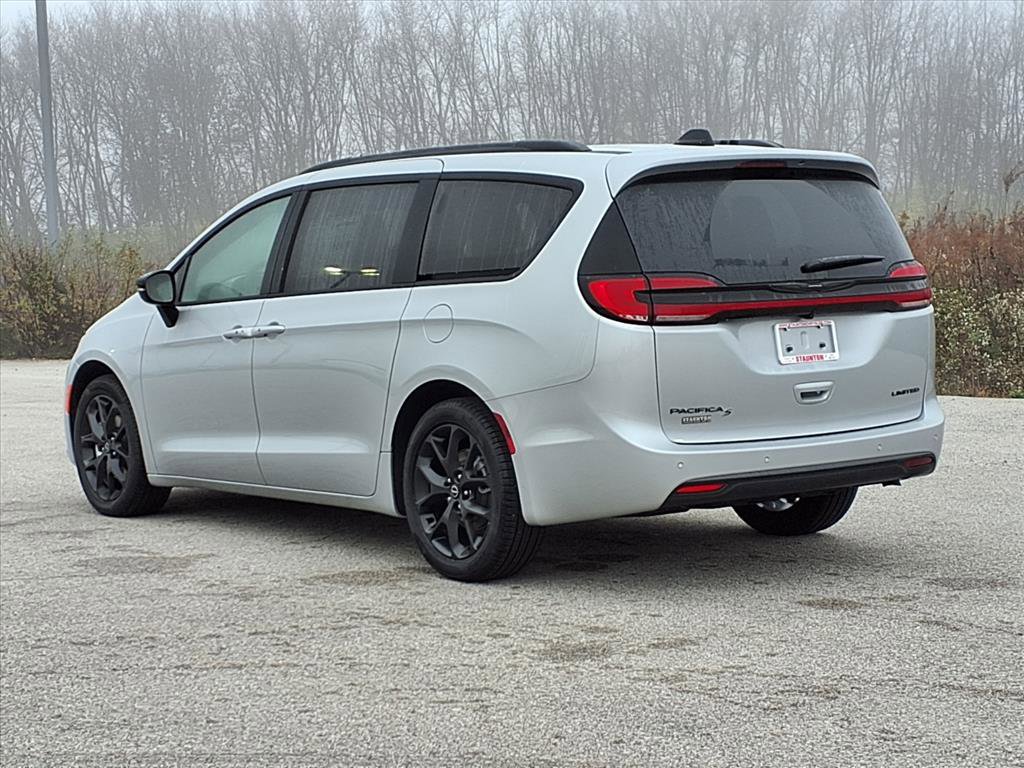 New 2026 Chrysler Pacifica Limited w/ S Appearance Package image 31