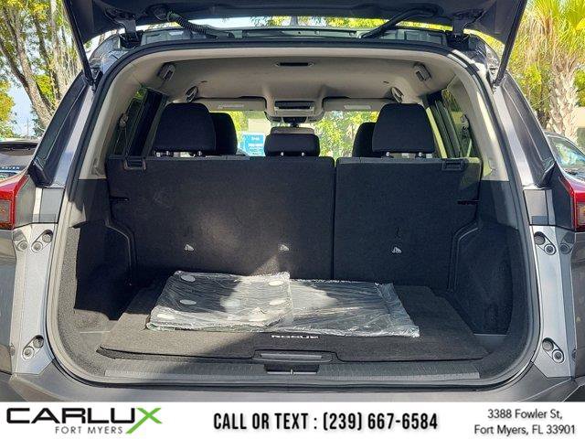 Used 2023 Nissan Rogue SV image 12