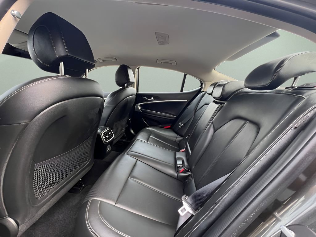 Used 2025 Genesis G70 2.5T image 17