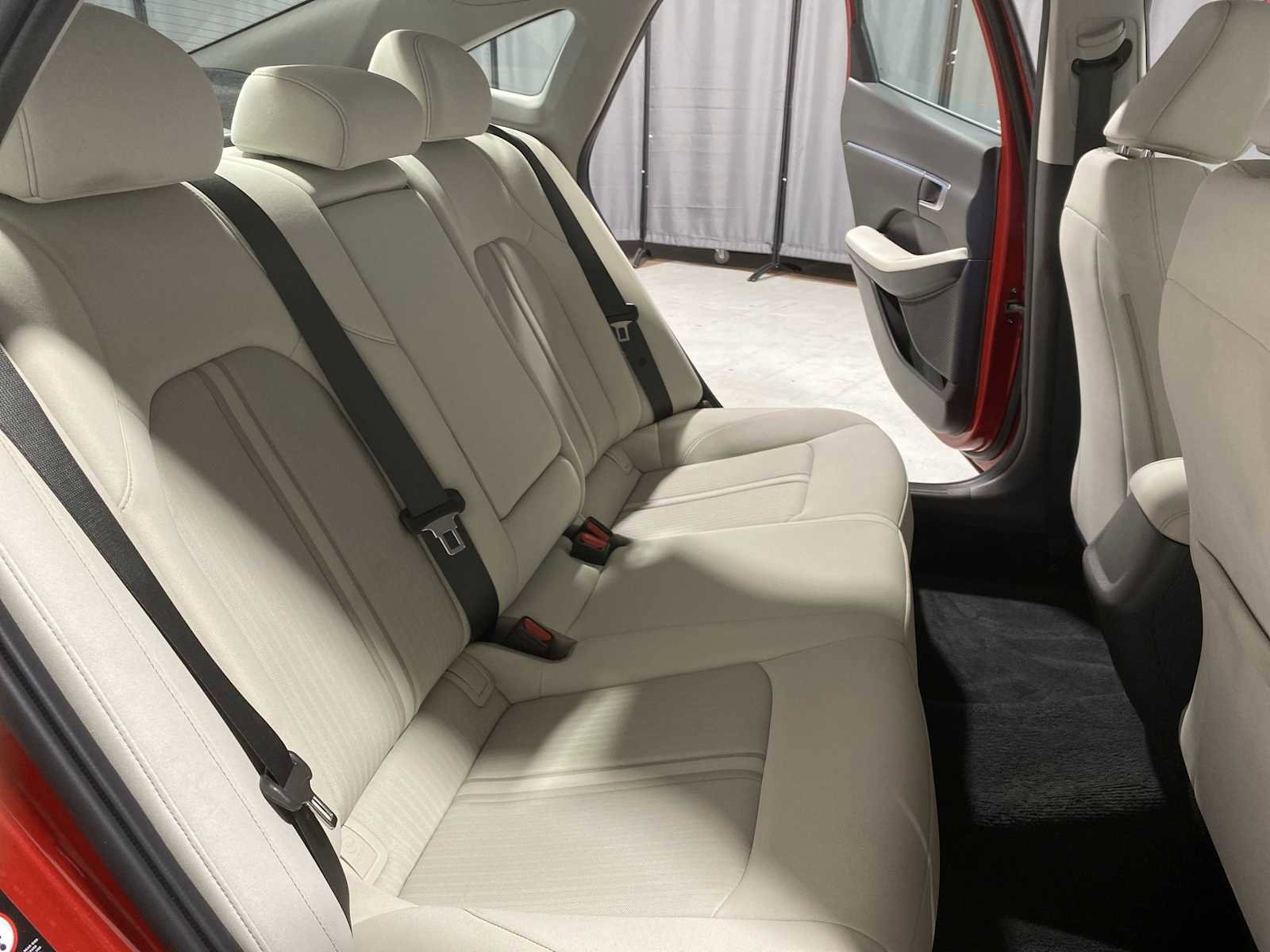 Used 2022 Hyundai Sonata SEL w/ Preferred Accessory Package image 13