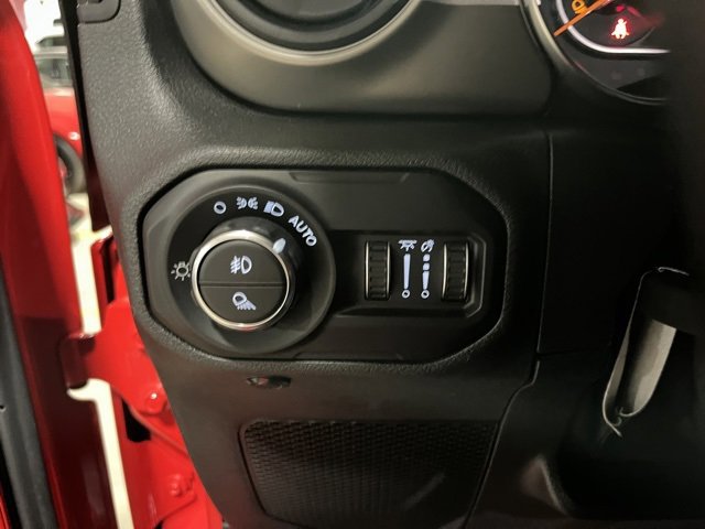 Used 2021 Jeep Gladiator Sport image 21