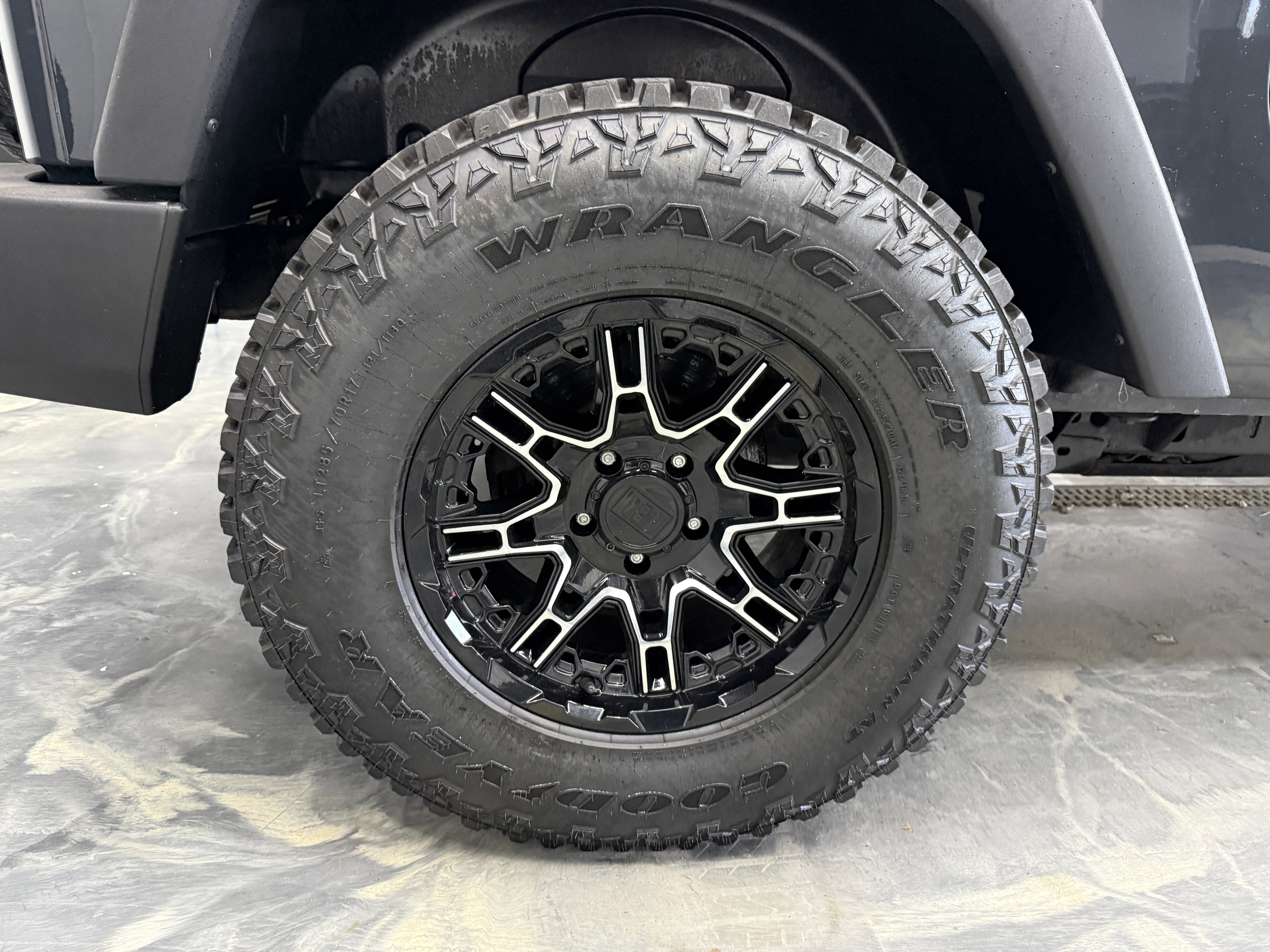 Used 2016 Jeep Wrangler Sport w/ Quick Order Package 24S AWD/4WD image 22