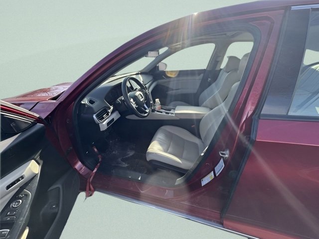 Used 2018 Honda Accord Touring image 8
