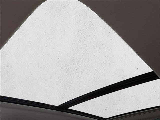 New 2025 Volkswagen Taos SE image 14