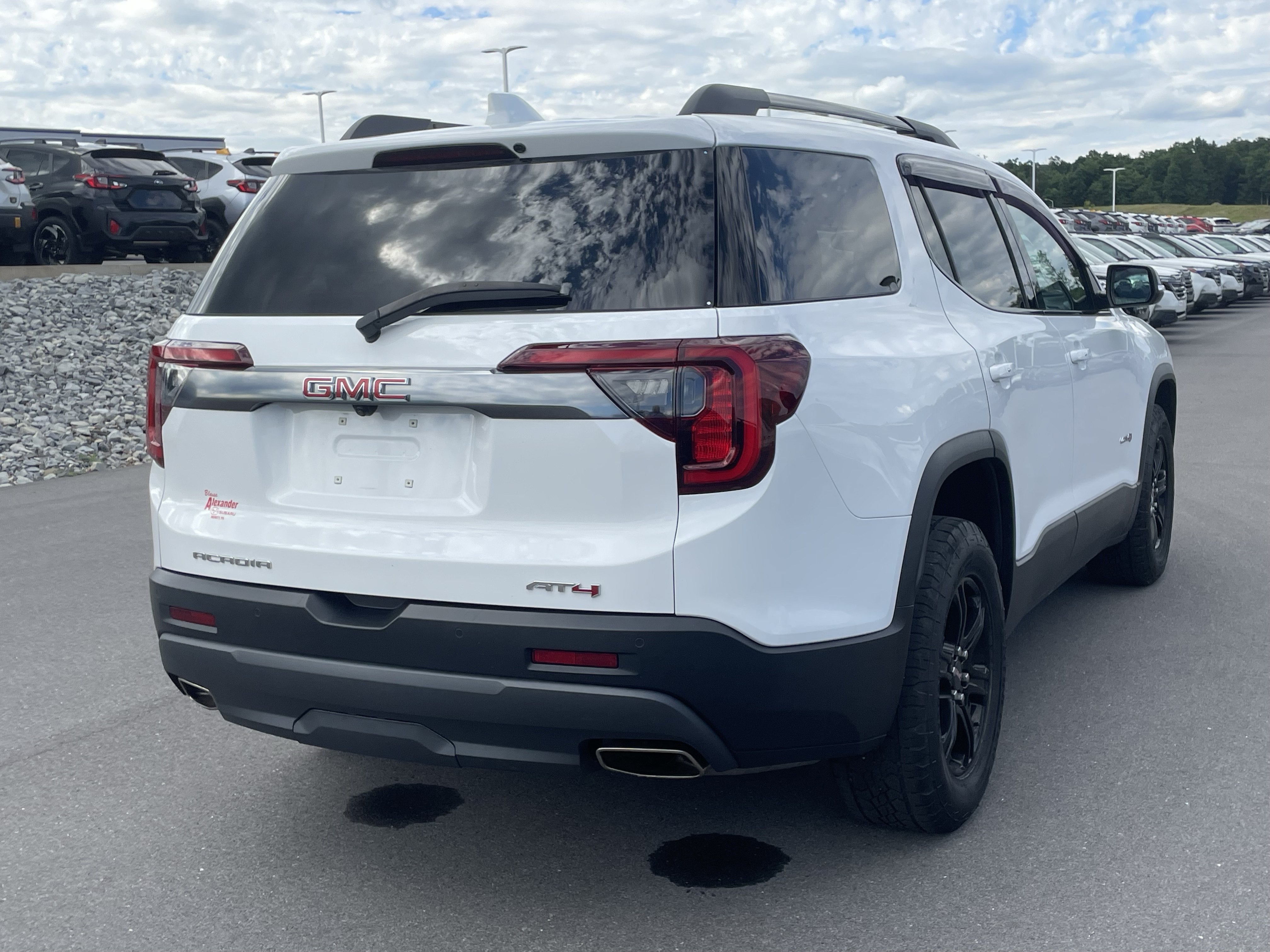 Used 2023 GMC Acadia AT4 w/ Preferred Package AWD/4WD image 3