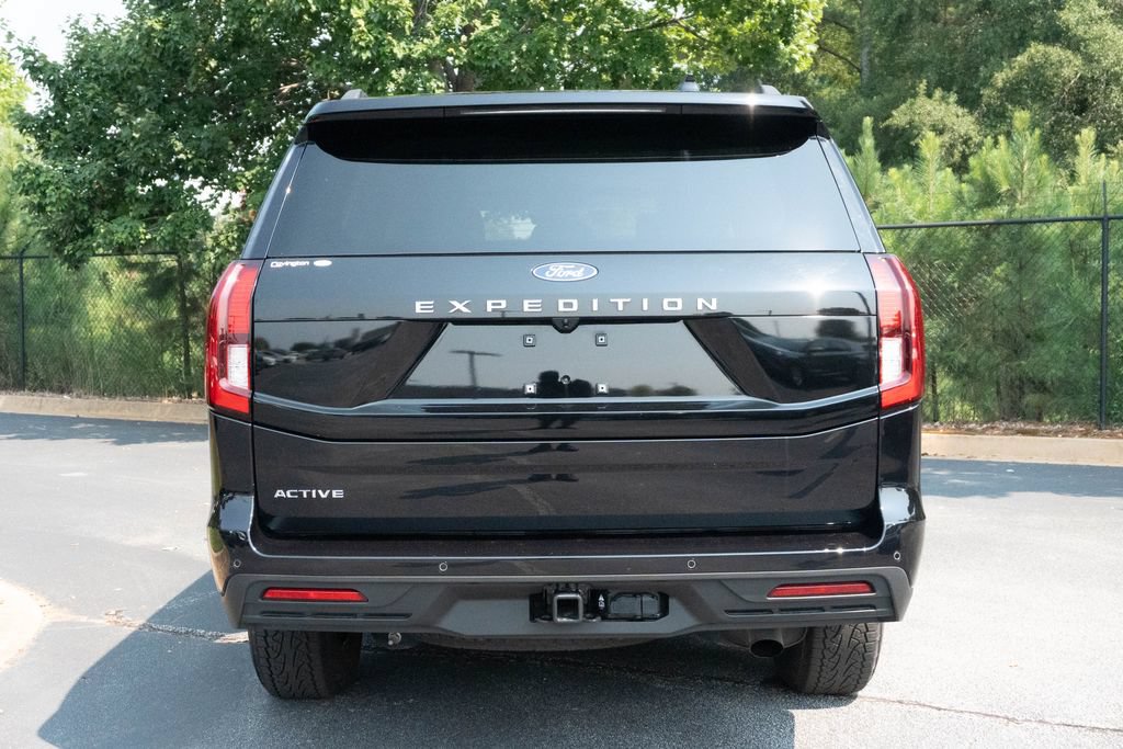 Used 2025 Ford Expedition Active RWD image 17
