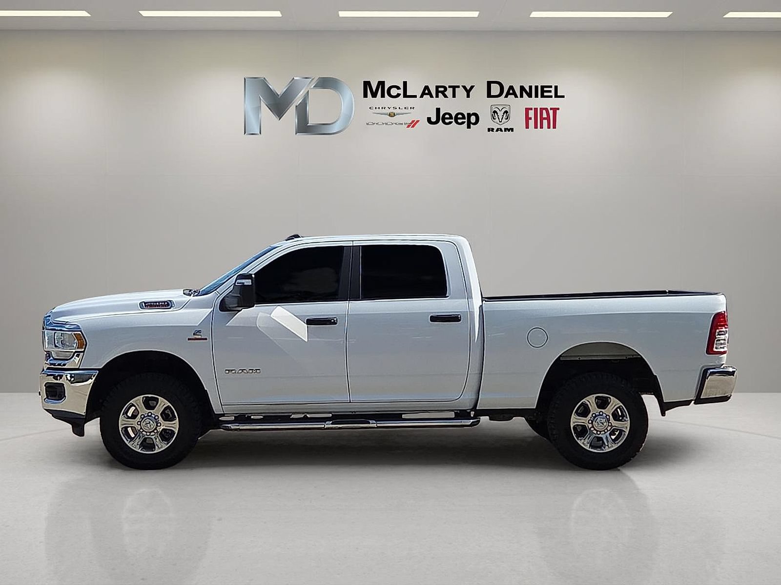 Used 2024 RAM 2500 Big Horn AWD/4WD image 3