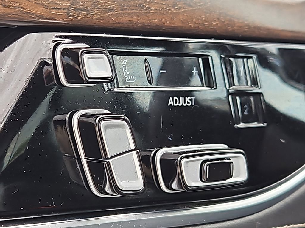 Used 2023 Jeep Grand Wagoneer 4WD image 14