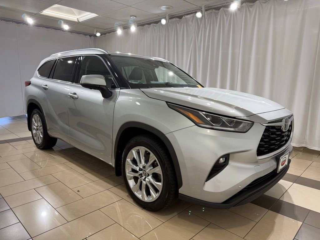 Used 2023 Toyota Highlander Limited AWD/4WD image 7