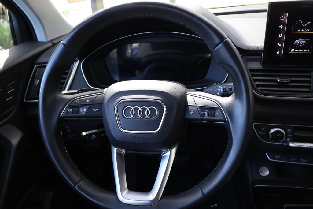Used 2023 Audi Q5 e Premium w/ Convenience Package AWD/4WD image 28