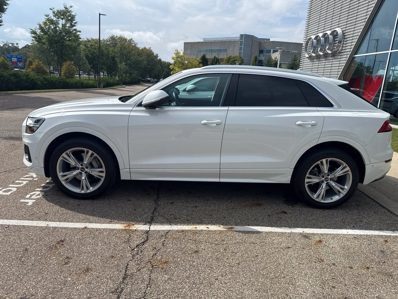Used 2023 Audi Q8 Premium w/ Convenience Package AWD/4WD image 2