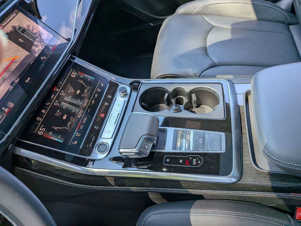 Certified 2025 Audi Q7 3.0T Prestige AWD/4WD image 14