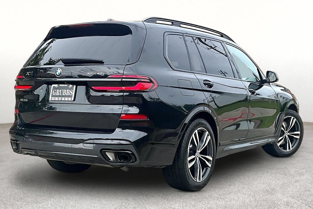 Used 2025 BMW X7 xDrive40i w/ M Sport Package AWD/4WD image 2