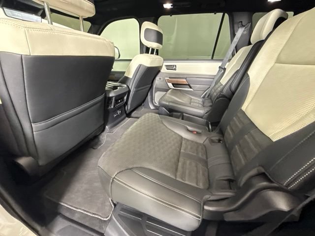 Used 2025 Toyota Sequoia Capstone AWD/4WD image 32