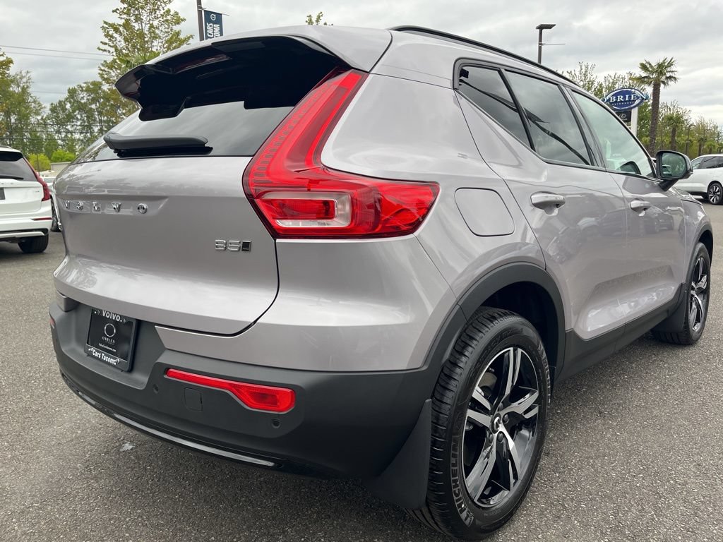 New 2026 Volvo XC40 B5 Core w/ Protection Package Premier AWD/4WD image 7